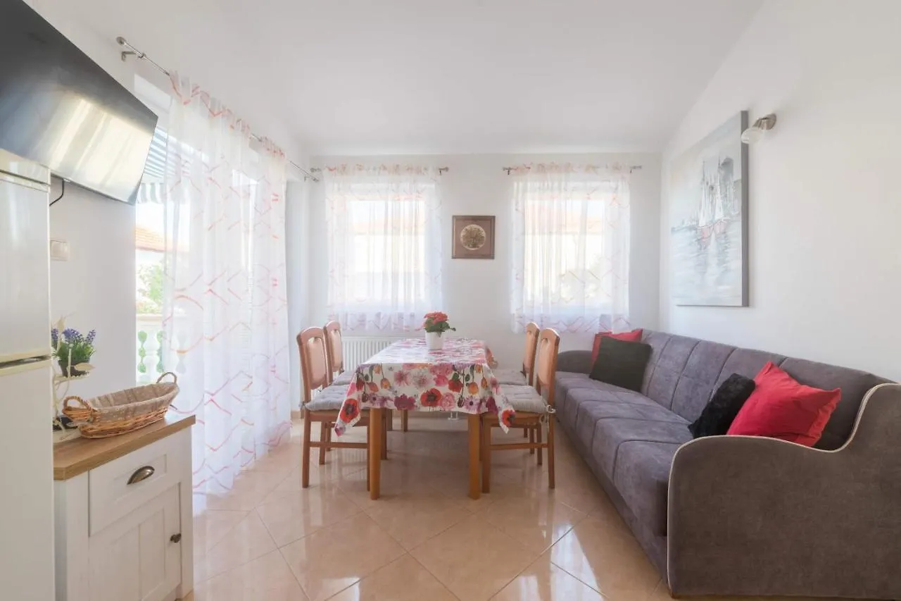 Apartmani Lenka