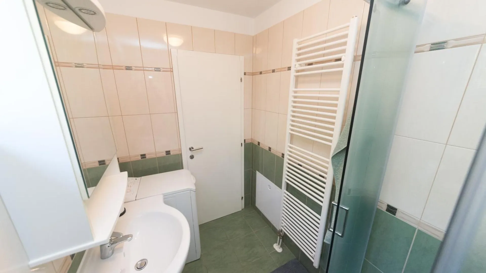 Apartmani Lenka  Ugljan